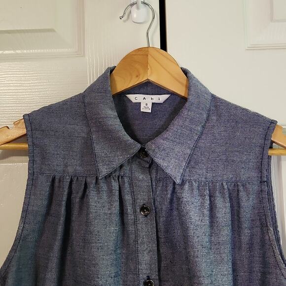 CAbi Womens Chambray Sleeveless Hi-low Button Front Top Blouse Size SM Open Back - Picture 4 of 9